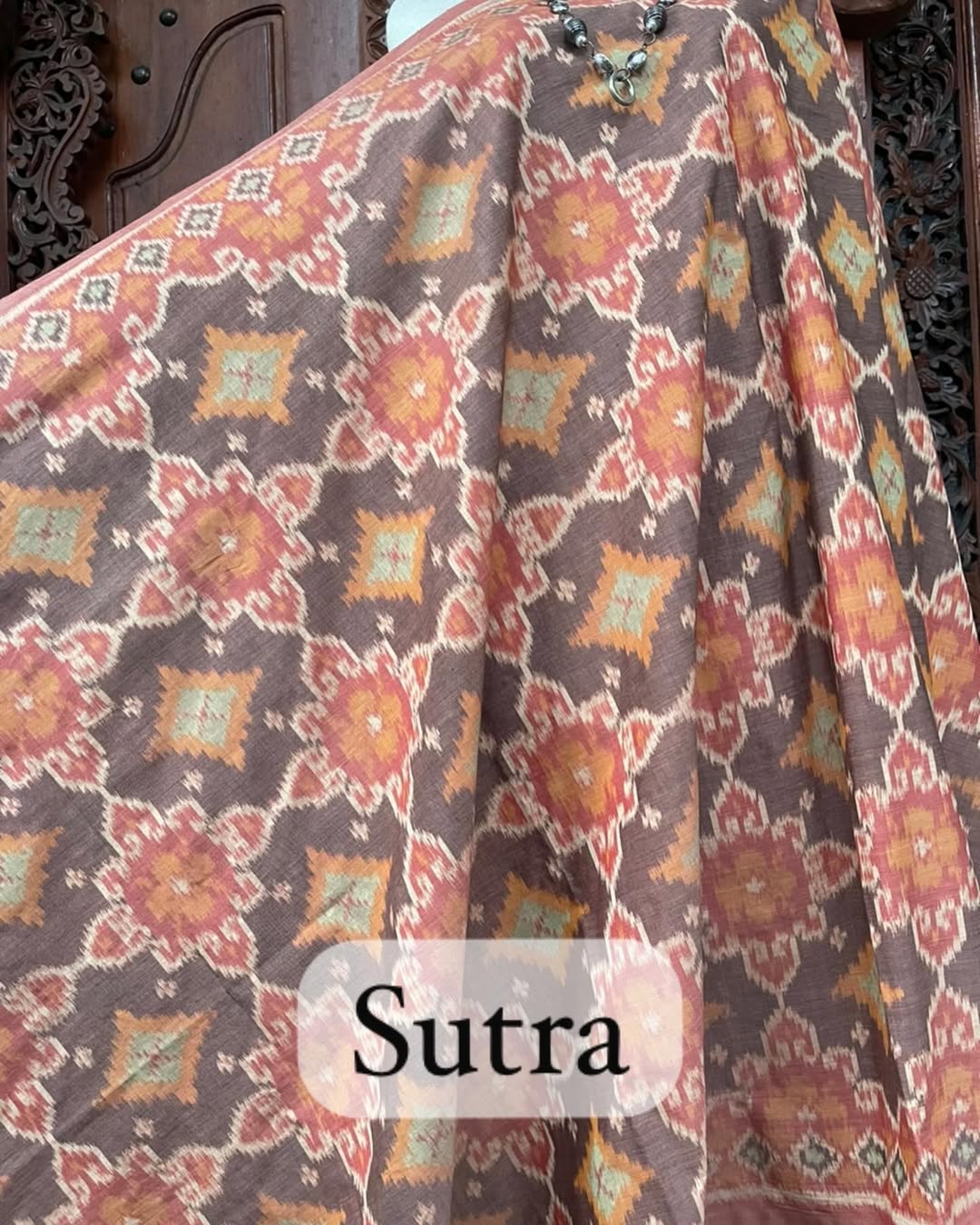Kain Endek Sutra Motif Modern